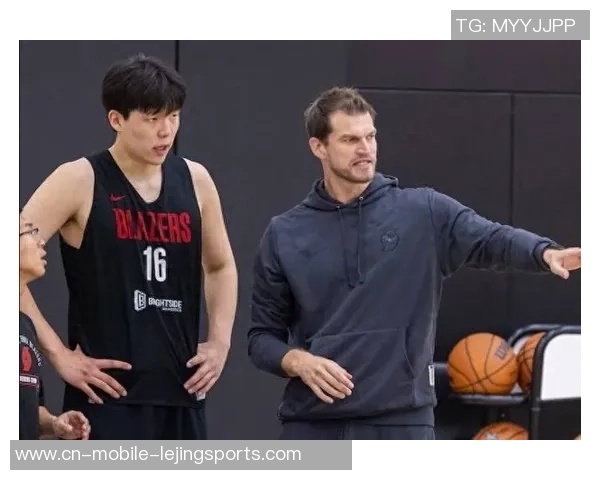 体现优异，却仍是只打5分钟! 杨瀚森与斯普利特，终究谁有问题-